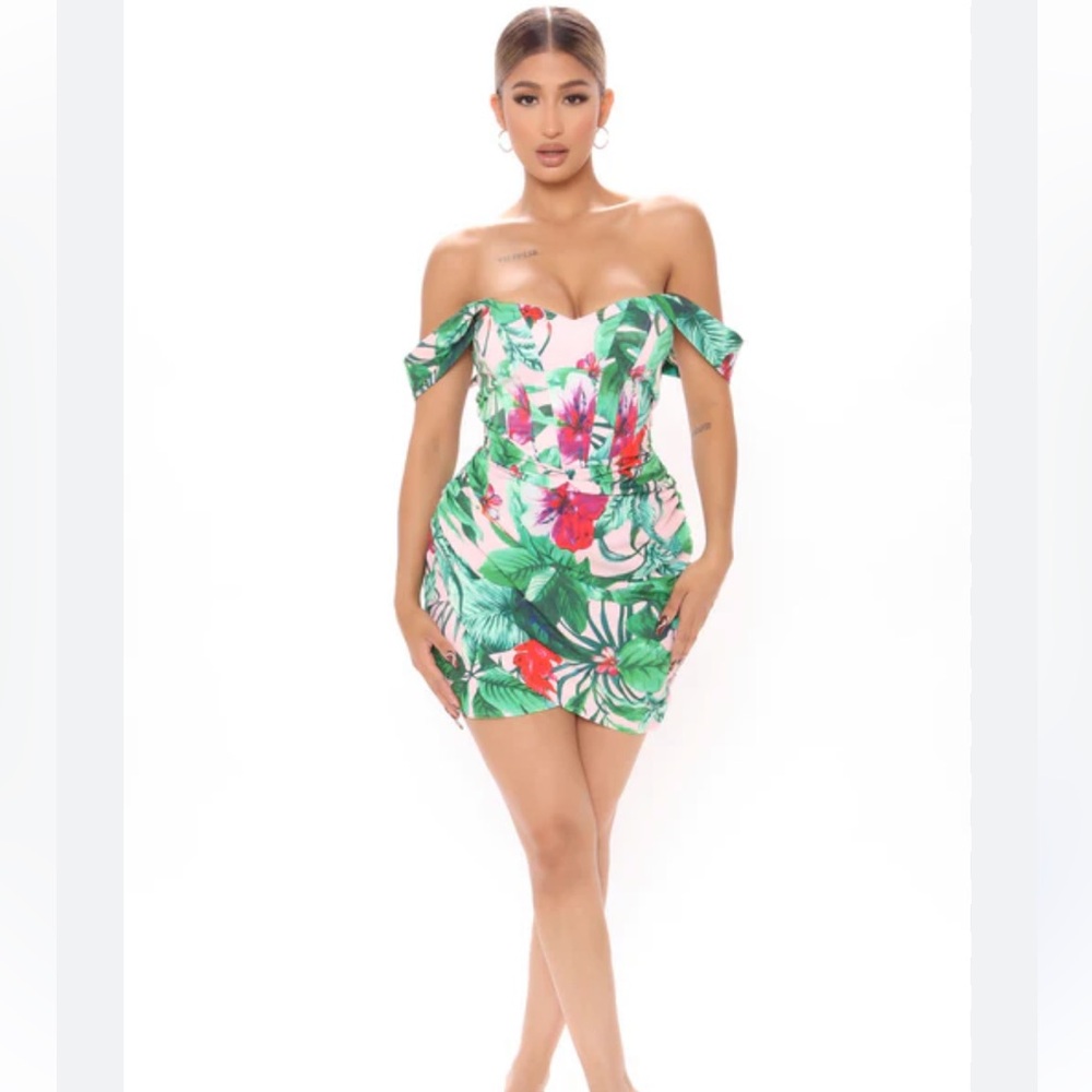 NWT Fashion Nova Weekend in Malibu Floral Mini Dress Size M